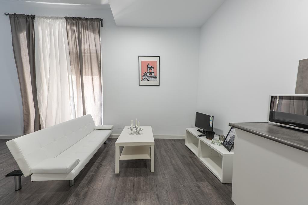 Apartamentos Turisticos Domus Seleqtia Plaza Mayor Caces Dış mekan fotoğraf
