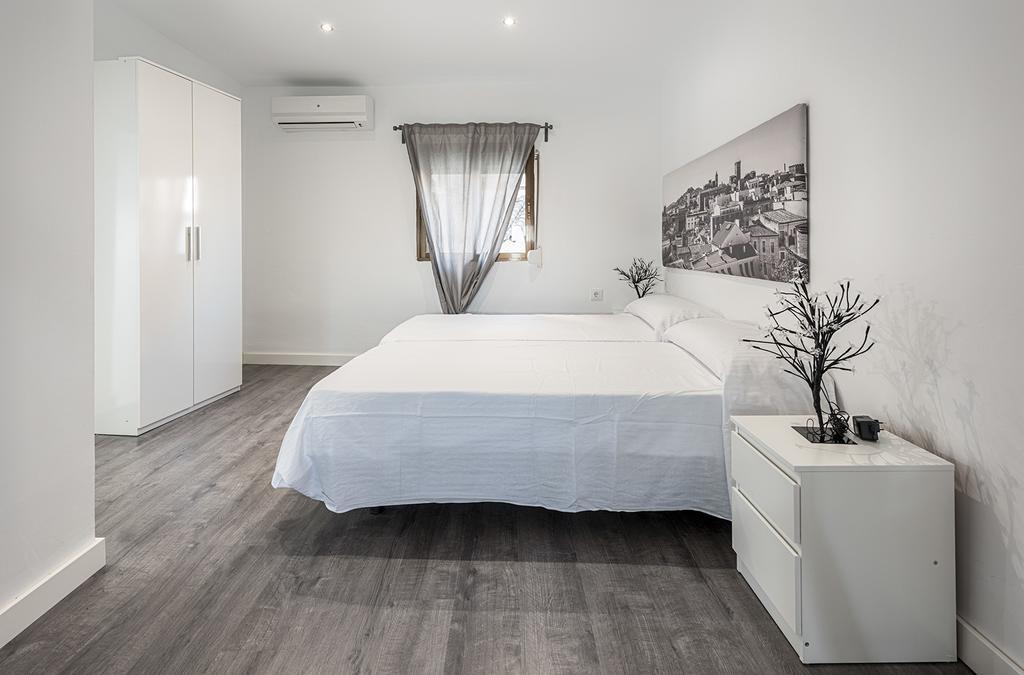 Apartamentos Turisticos Domus Seleqtia Plaza Mayor Caces Dış mekan fotoğraf